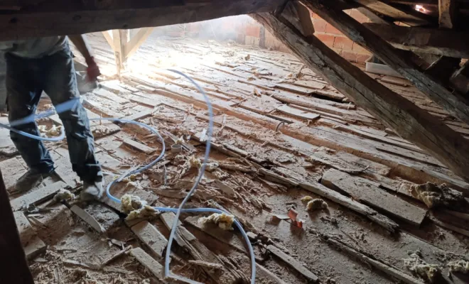 Après buchage de la charpente, injection et pulvérisation